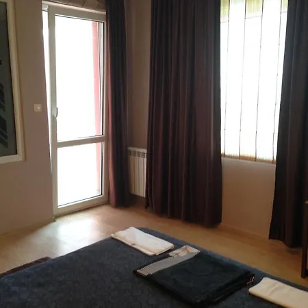Chezarino Penthouse شقة