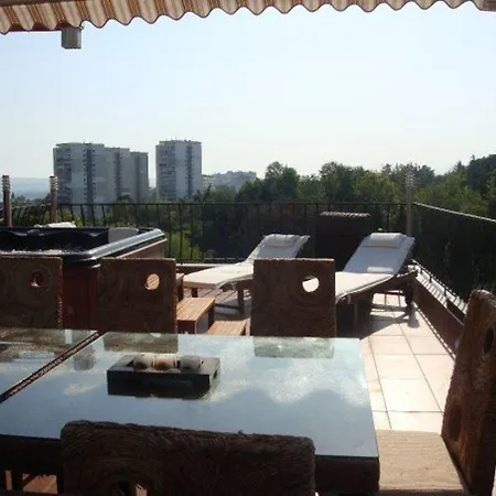 Chezarino Penthouse فارنا