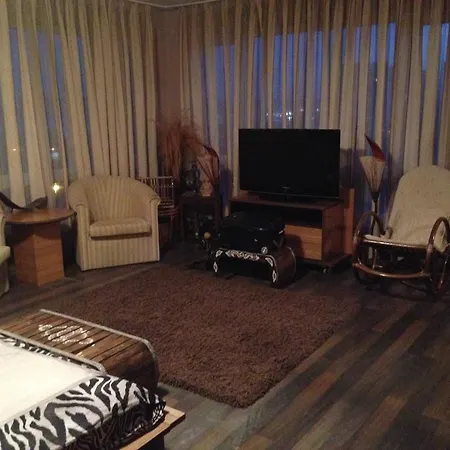 Chezarino Penthouse * فارنا